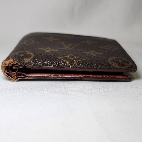 Louis Vuitton Monogram Bi-Fold - Picture 4 of 15